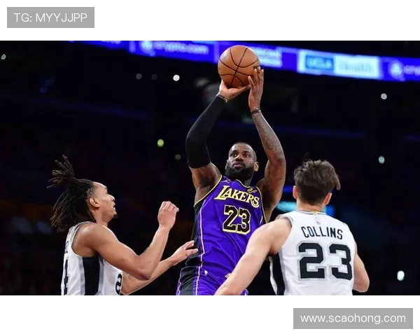 詹姆斯再迎里程碑湖人调整阵容引发新赛季争议与期待并牵动联盟格局变化